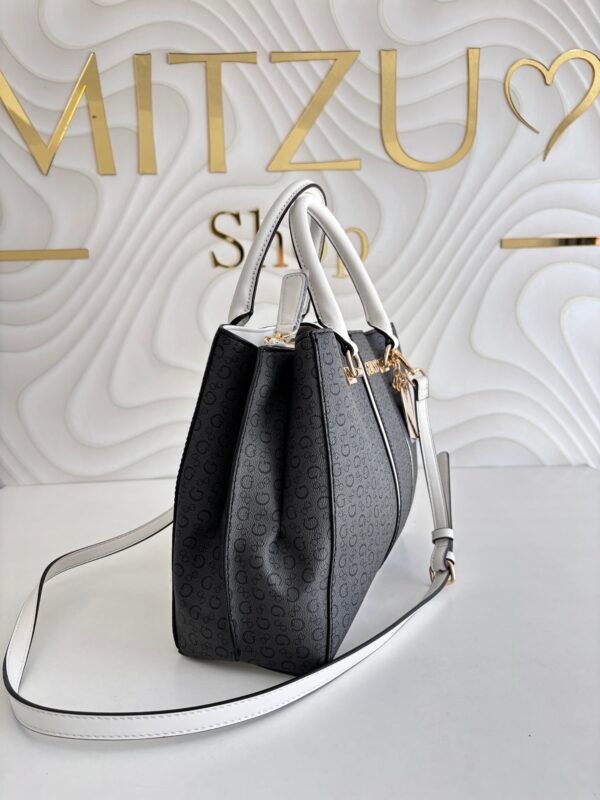 IMG_4197 Elegante Satchel Bag Guess