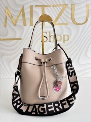 Adele Bucket  Karl Camel