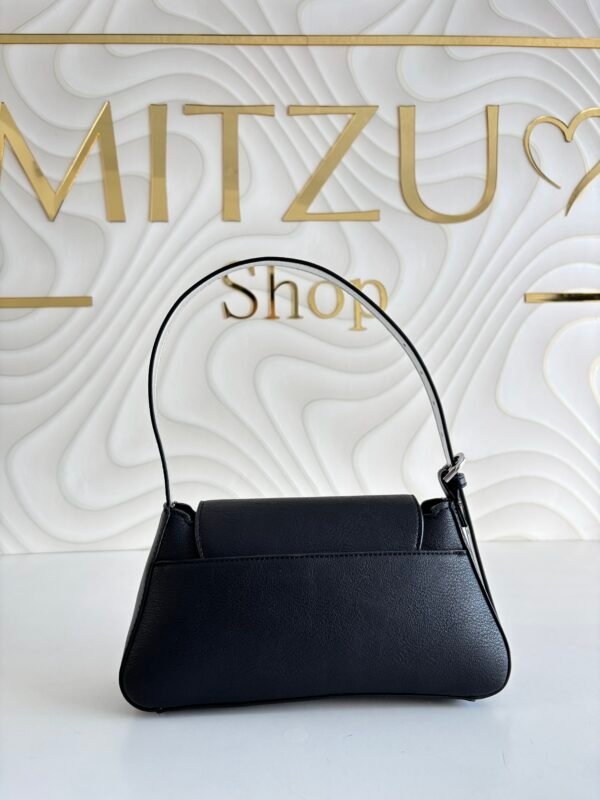 Bolsa baguette negra con solapa