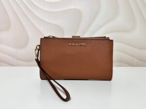 IMG_4656 Michael Kors Jet Set Travel Wristlet