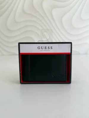 Cartera Guess en color Negro Trifold