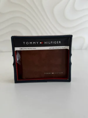 Cartera Tommy Hilfiger Color Cafe Texura Passcase wallet