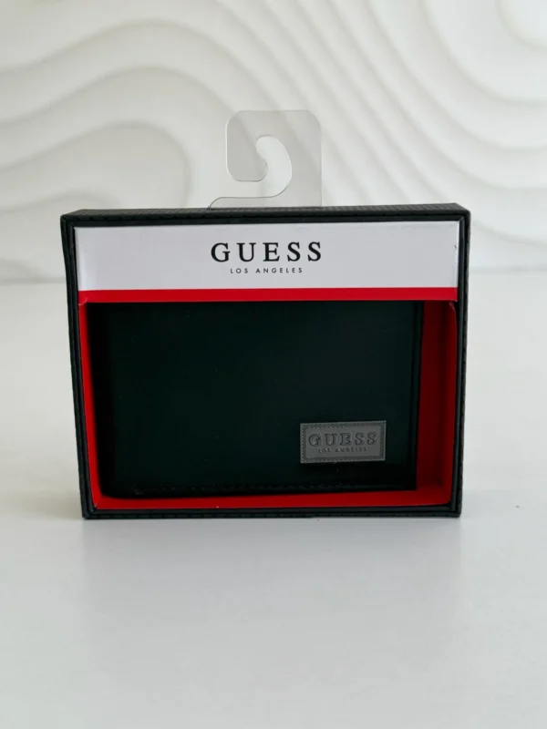 Cartera Guess Caballero Color negro placa Guess Passcase