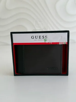 Cartera Guess Caballero Color Cafe Letras en relieve Guess Passcase Wallet