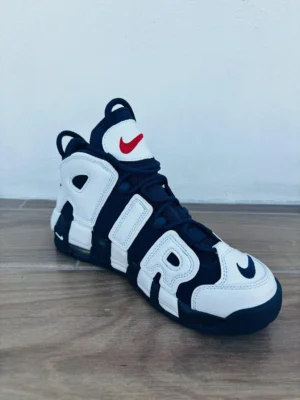 Air More Uptempo Blanco con Azul talla 24.5 cm