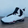 Jordan True Flight Blanco/negro y detalles Rojos en talla 24.5 mx